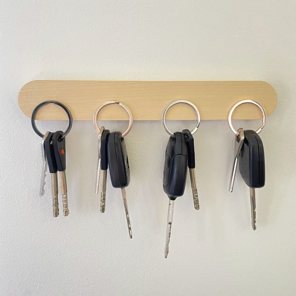 magneettinen avainnaulakko koivus 4 avaimelle 2
